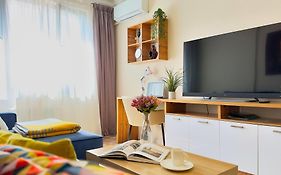 Уютная 2-Комнатная Квартира В Центре Г. Алматы